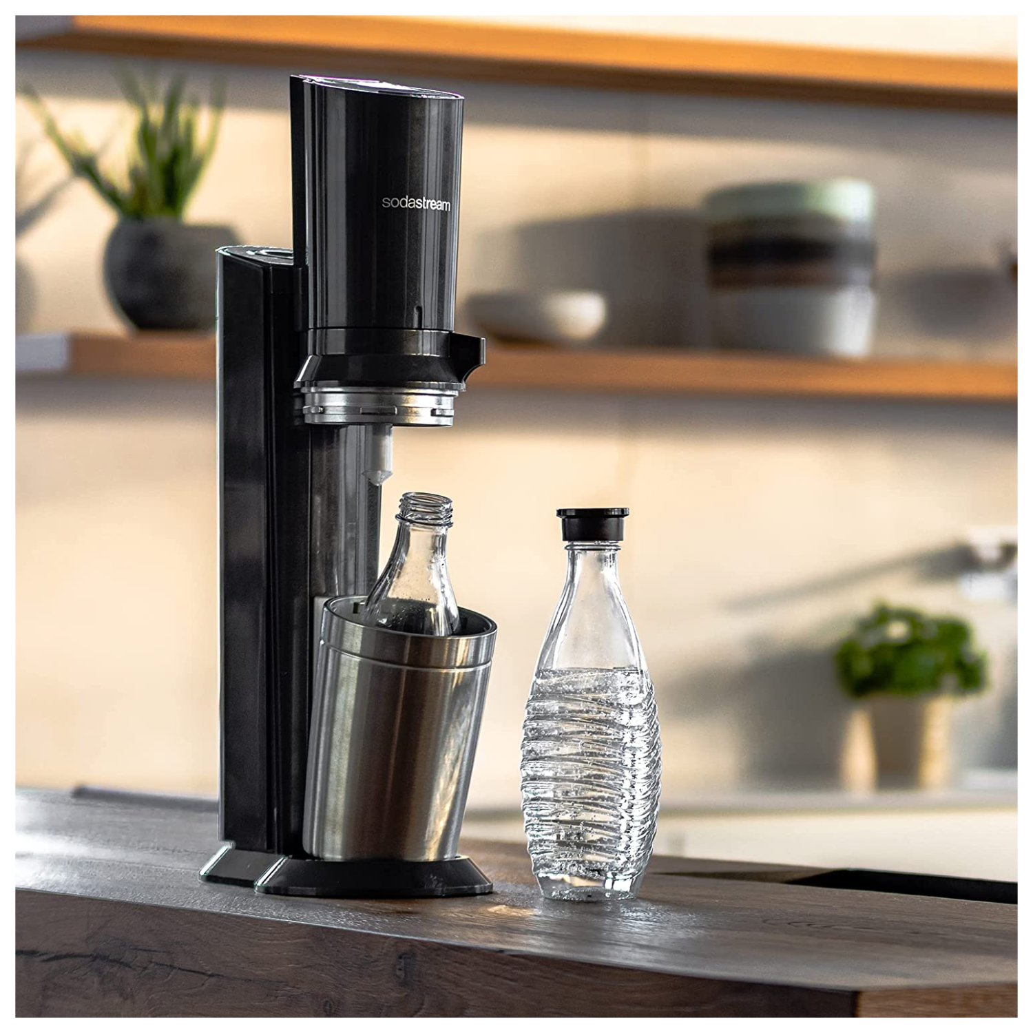 Sodastream Crystal 3 0 Titan Wassersprudler Mit Qc Co2 Zylinder Und 1x Glaskaraffe Xenudo